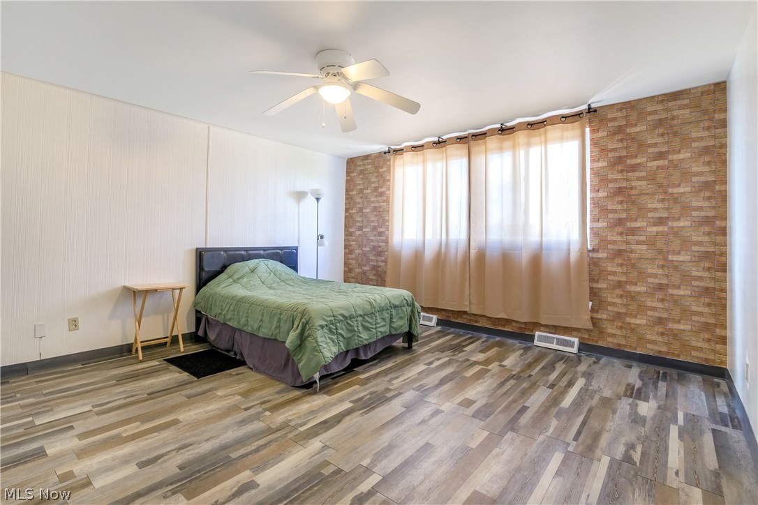 Carlton House Condo - Residential