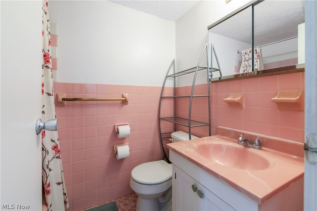 Carlton House Condo - Residential