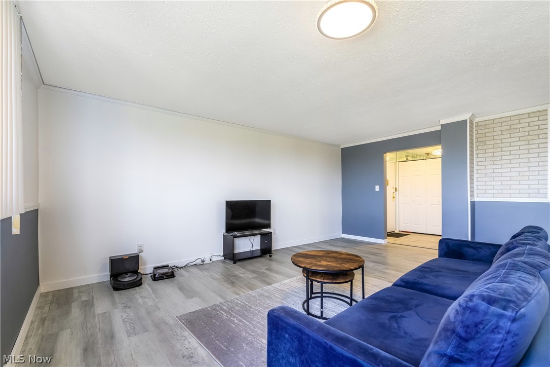 Carlton House Condo - Residential