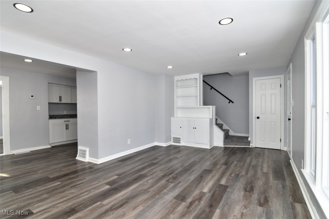 Shakerwood 01-D/R Dvoraks - Residential