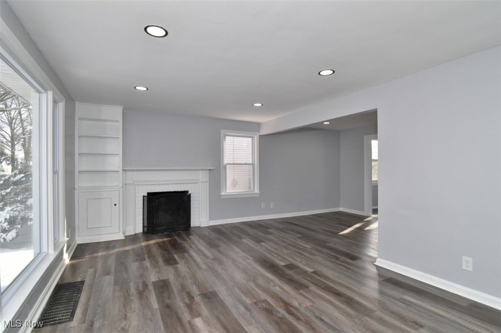 Photo of 19802 Wickfield Avenue, Warrensville Heights, OH 44122 (MLS # 5175775)