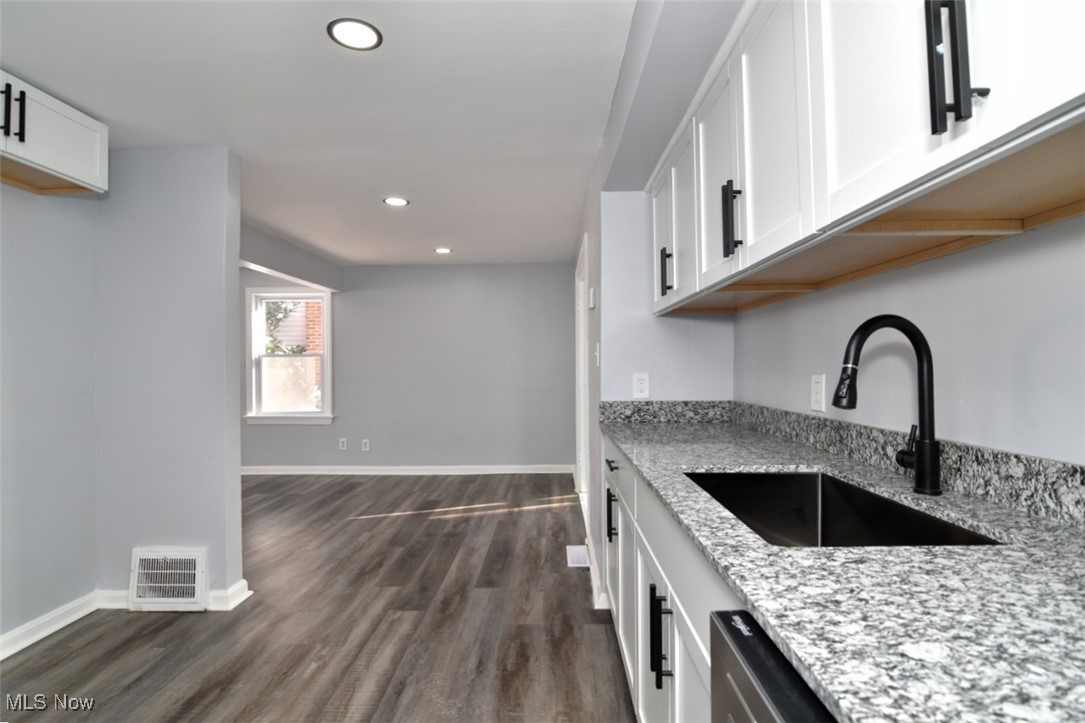 Shakerwood 01-D/R Dvoraks - Residential