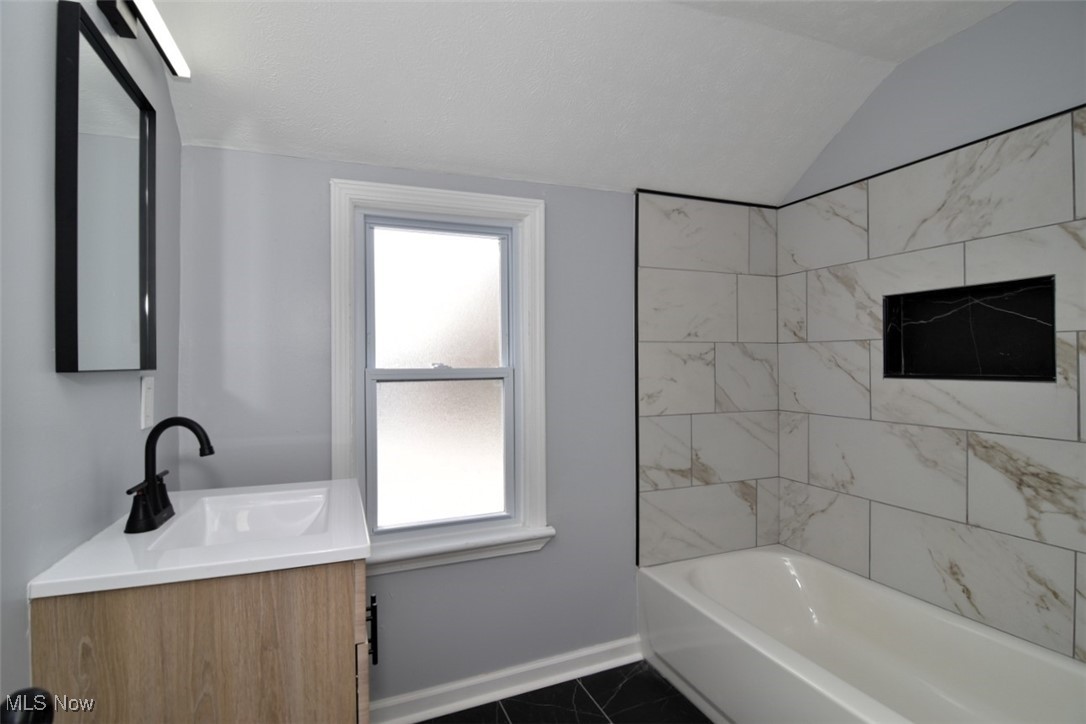 Shakerwood 01-D/R Dvoraks - Residential