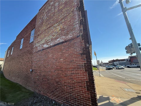 Tiny photo for 101 N State Street, Girard, OH 44420 (MLS # 5252245)