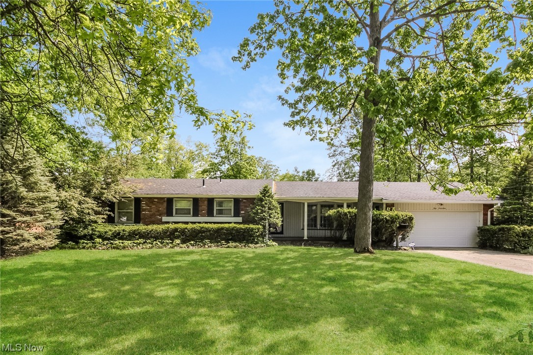 Beautiful ranch located in Trumbull County! The main level has a spacious Living Room with fireplace/gas logs, 3 bedrooms, kitchen/dinette & 1 1/2
baths. There is another full bathroom in finished divided basement with exercise/multi-purpose room, rec room & 4th bedroom if needed. The
fenced backyard and cement patio area lead to a 36x18 inground pool for summer fun. Attached 2-car garage with door opener.