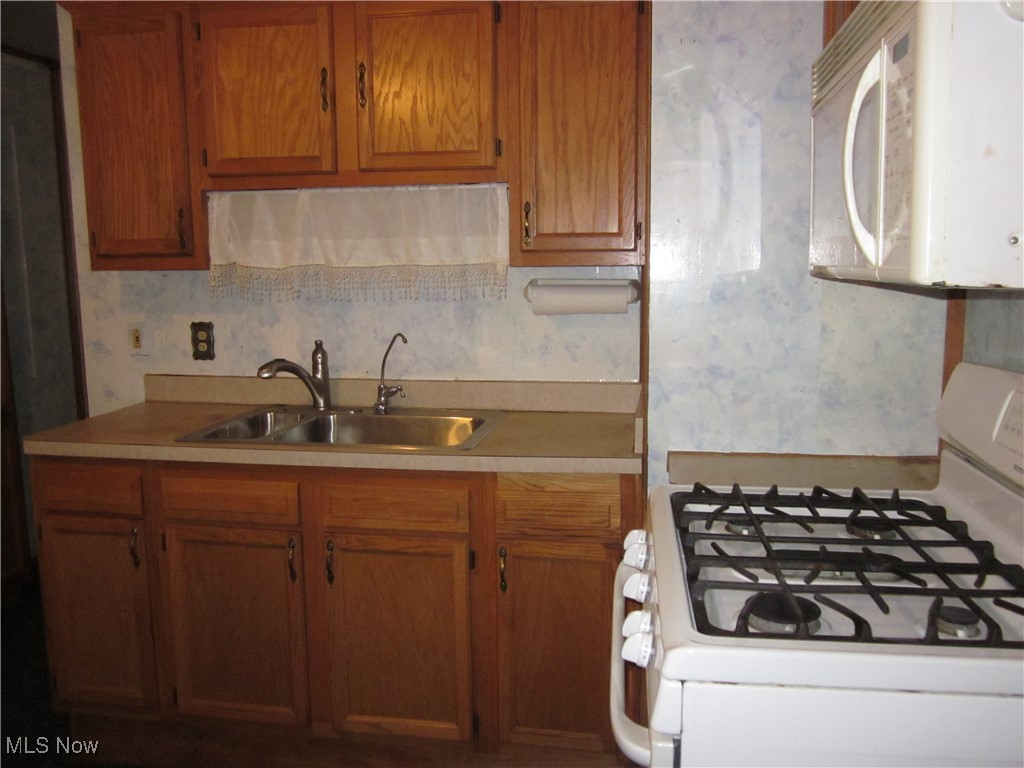 138 E School St, Kent, Ohio image 4