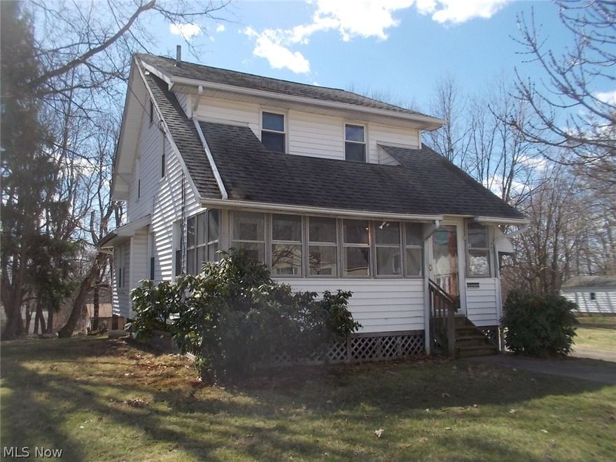 Hurry!  Just rehabed.  Nice 3 Bedroom 2 Story with concrete drive.  Newer Paint, Windows, Carpet, Vinyl, Light Fixtures, Furnace, Water Heater, Kitchen and Bathroom.  Huge Enclosed Front Porch for extra room.  This one is Move In Ready!  Immediate possession.  All on a 100x150 Double Lot!