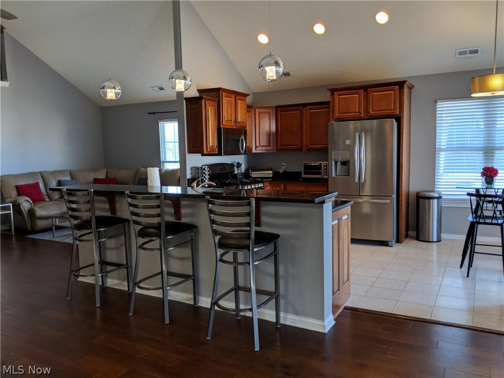 Legends/Aberdeen Condos Ph Xxi - Residential