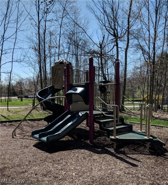 Legends/Aberdeen Condos Ph Xxi - Residential