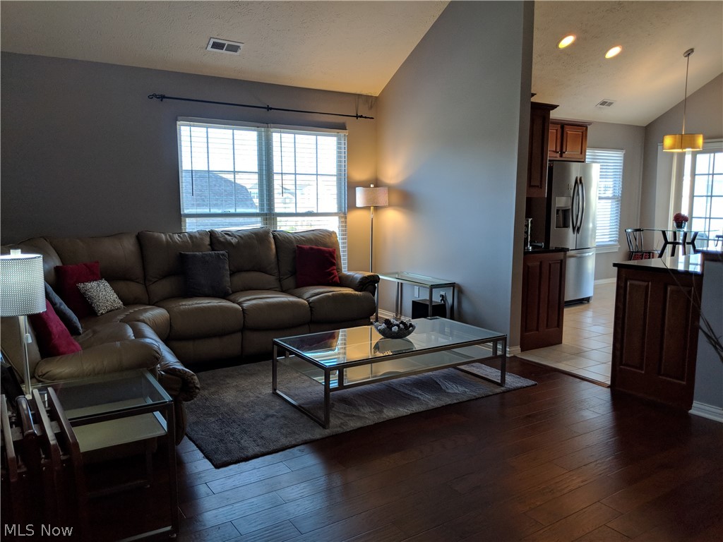 Legends/Aberdeen Condos Ph Xxi - Residential