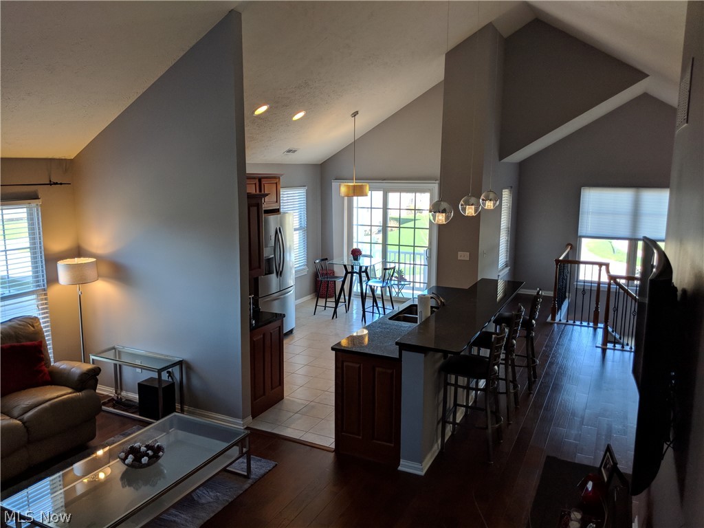 Legends/Aberdeen Condos Ph Xxi - Residential