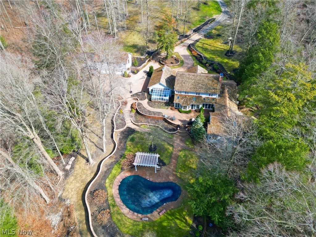 Photo of 1160 Fox Hill Drive, Gates Mills, OH 44040 (MLS # 5191548)