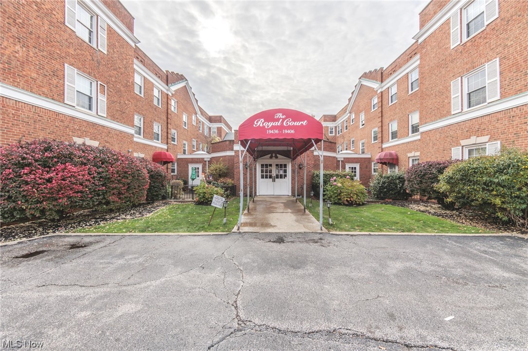 Royal Court Condos - Residential