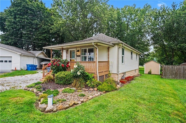 4937 GROVE AVE, NORTON, OH 44203 - Image 9fee5854cc8d39cc69a6c66676bc532e/4051548807