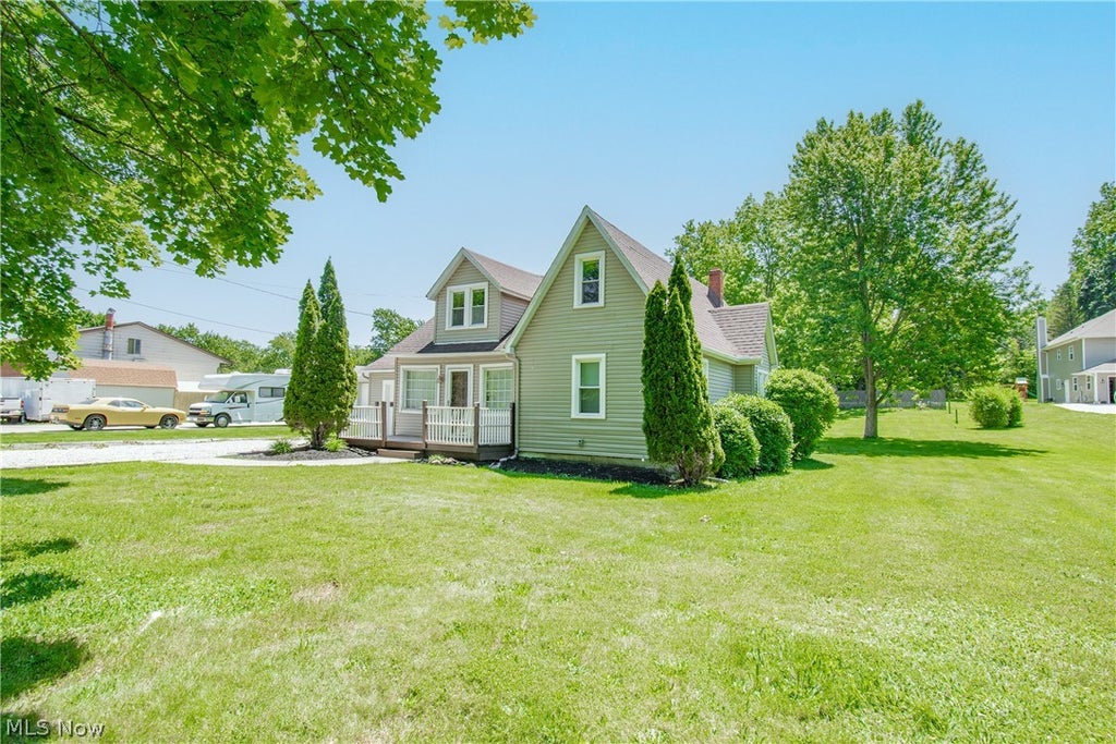 Photo of 1042 Newton Street, Tallmadge, OH 44278 (MLS # 5214669)