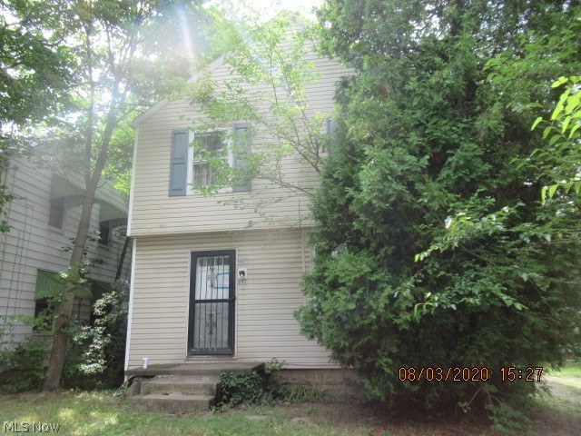 2-Story Home with Unique Floor Plan, Full Basement and Nice size city lot with mature bushes adding privacy to the back yard. This is a good opportunity for an Investment or Starter Home. Needs some updating and repair. Dont wait on this one, it will not last. Agents Please see Broker Remarks for placing your offer and other seller information. Seller has no reports or property disclosures. Property is to be Sold AS-IS.