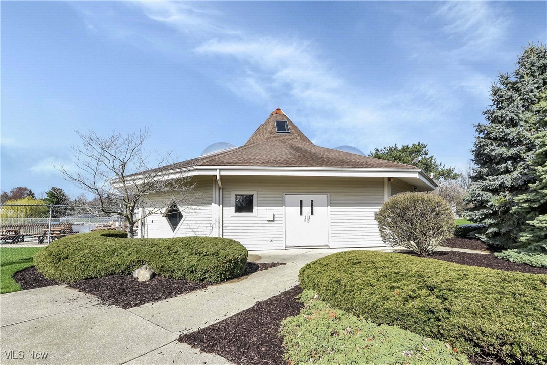 17135 Misty Lake Drive, Strongsville, Ohio image 43