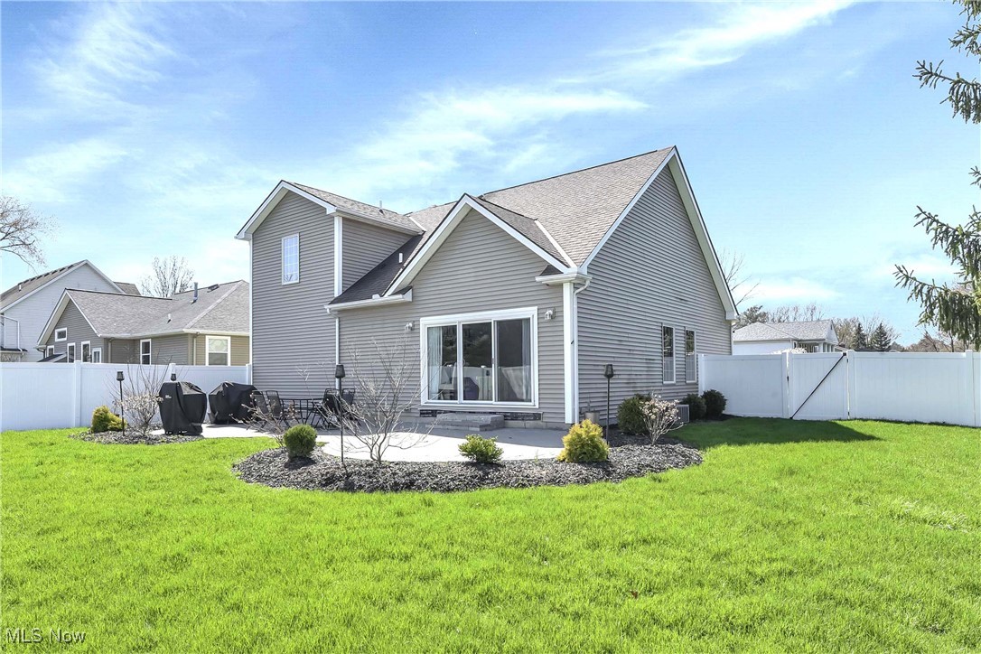 17135 Misty Lake Drive, Strongsville, Ohio image 6