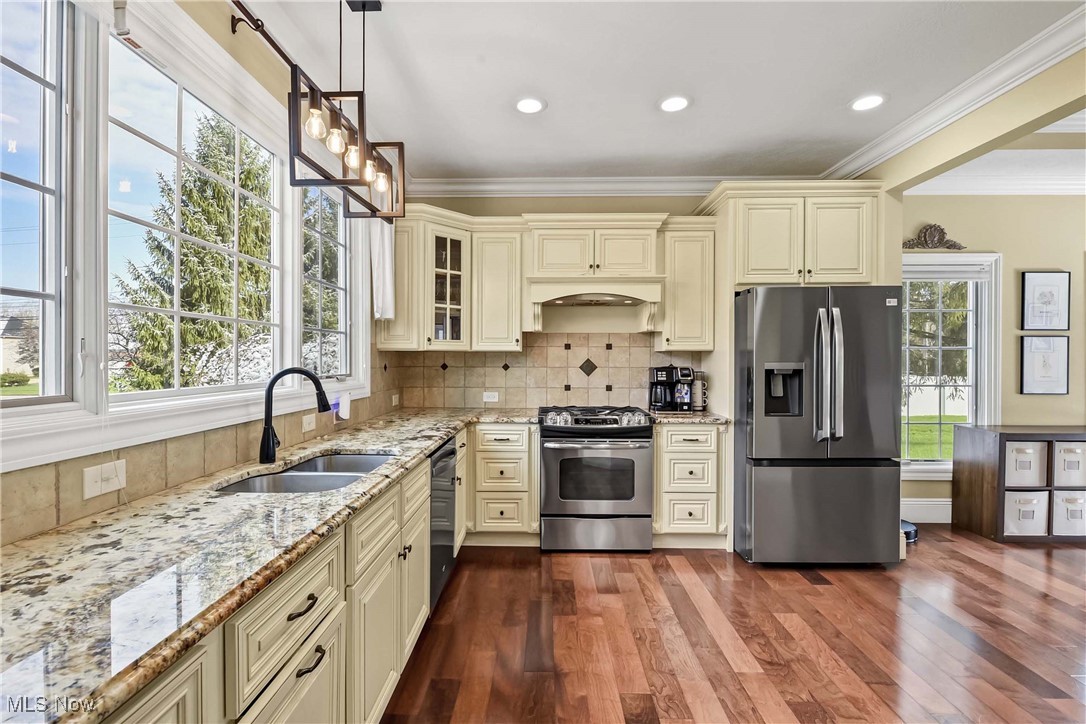 17135 Misty Lake Drive, Strongsville, Ohio image 2