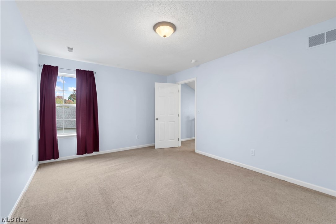 Creekside/Pleasant Lakes Condo - Residential