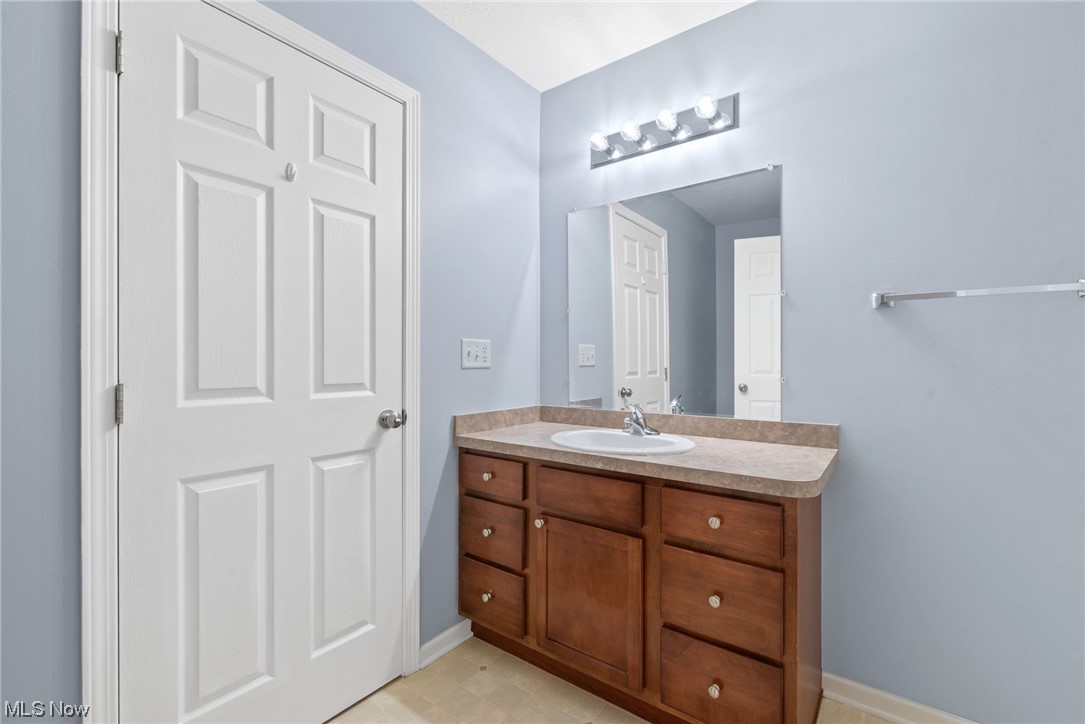 Creekside/Pleasant Lakes Condo - Residential