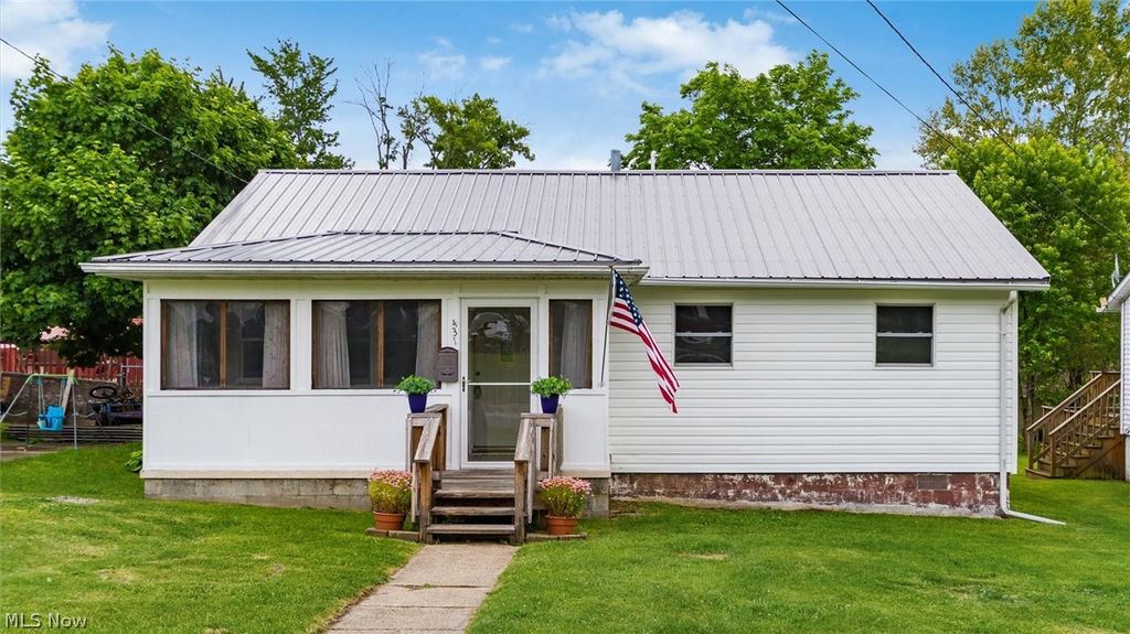 Photo of 431 Swigart Street, New Lexington, OH 43764 (MLS # 5212353)