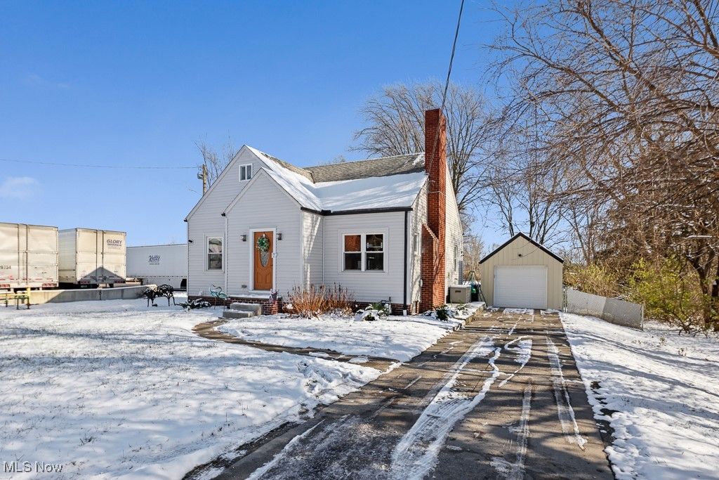 Photo of 4722 Navarre Road SW, Canton, OH 44706 (MLS # 5175294)