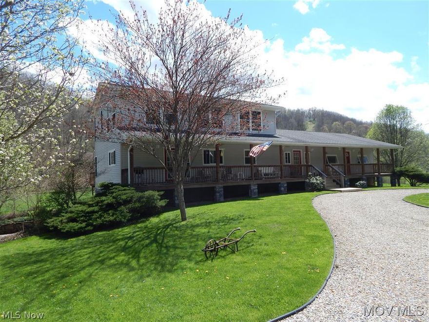 3 Bedroom 4 bath home on 152 +/- acres with Free Gas (APO) and owners share of OGM conveying. Beautiful farm land with mix of pasture, hay fields and woods.  Elem: Smithville Elementary School  Elem/Bus: Y  JrHigh: Ritchie County Middle School  JrHigh/Bus: Y  High: Ritchie Cty. High  High/Bus: Y  Fire: VOL  Police: SHF  PossFreeGas: Y  ;SQFT=Fin L1:1976, Fin L2:936, Fin Above:2912, Fin Total:2912, Unfin Above:1152;GAR= 2 Car Built In;PRKG= Parking Pad, RV Parking