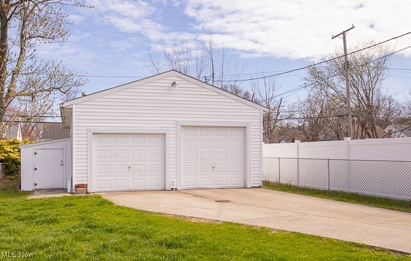 1487 E 193 Street, Euclid, Ohio image 2