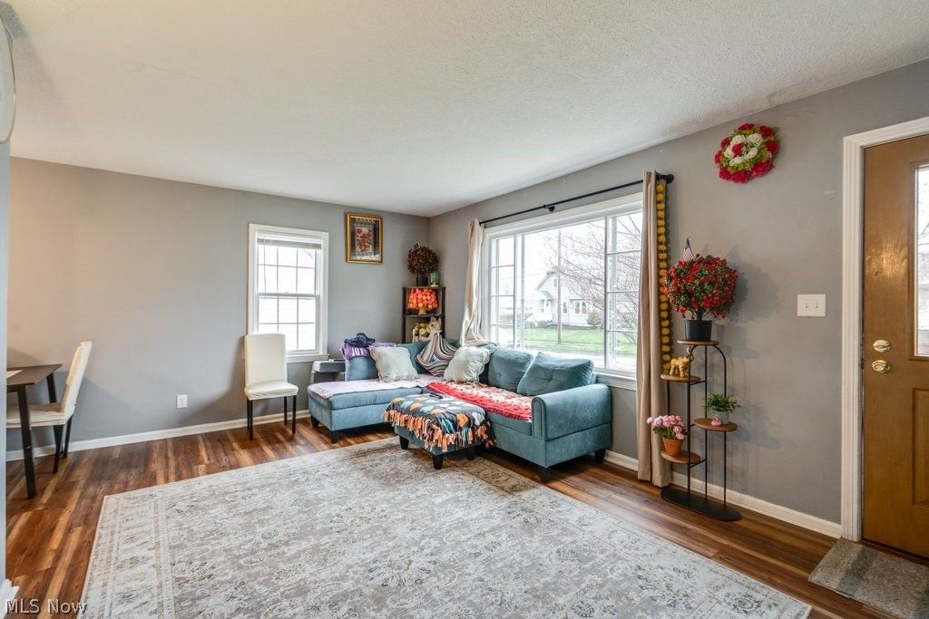 Photo of 2666 10th Street, Cuyahoga Falls, OH 44221 (MLS # 5200563)