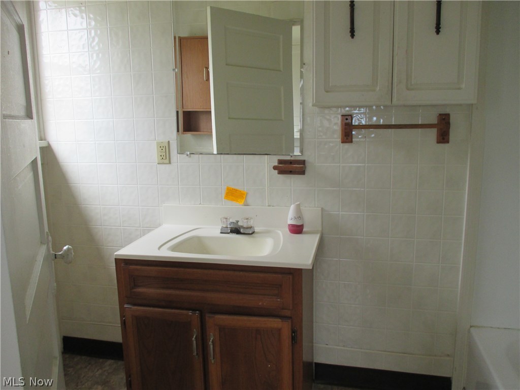 City/Newton Falls Sec 03 - Residential Income