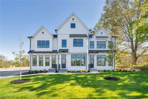 Condo For Sale - 120 Cider Mill Gln<br/> Chardon, OH 44024