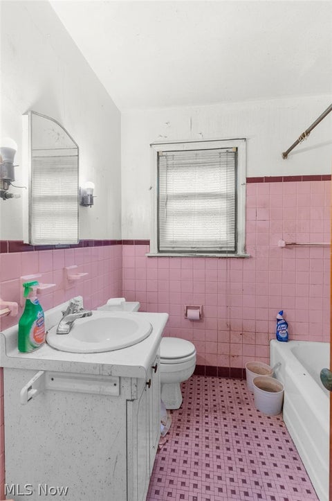 Tiny photo for 351 E Avondale Avenue, Youngstown, OH 44507 (MLS # 5240700)