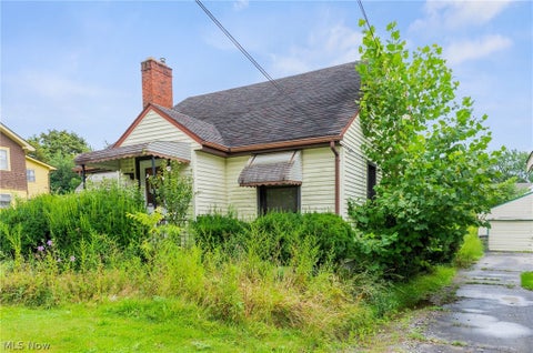 Tiny photo for 351 E Avondale Avenue, Youngstown, OH 44507 (MLS # 5240700)