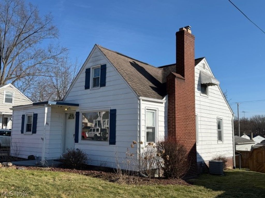 Photo of 2003 Main Avenue W, Massillon, OH 44647 (MLS # 5189747)
