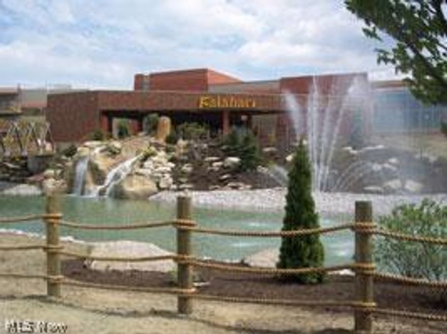 * BE PART OF THE LARGEST INDOOR WATER PARK IN THE U.S.! * A GREAT INVESTMENT OPPORTUNITY * 3 UNITS RENTED SEPARATELY OR 1 LARGE FAMILY UNIT * KALAHARI ON-SITE MANAGEMENT COMPANY * 3 FULL BATHS * WHIRLPOOL TUB * 3 BALCONIES * ACCESS TO SPA AND LARGEST CONVENTION CENTER IN THE AREA * NIA CENTER *