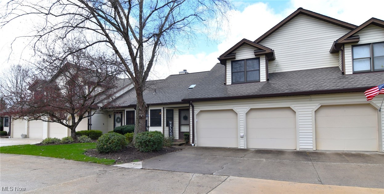 700 Hampton Circle #6, Aurora, Ohio image 2
