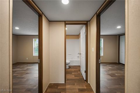 Tiny photo for 541 Lincoln Avenue, Struthers, OH 44471 (MLS # 5178786)