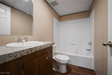 Tiny photo for 541 Lincoln Avenue, Struthers, OH 44471 (MLS # 5178786)