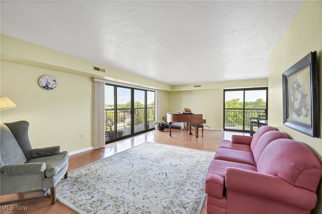 12550 Lake Avenue #805, Lakewood, Ohio image 5