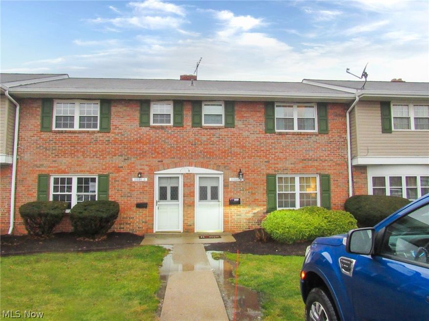 Very spacious and nice condo, located in prime area. Great opportunity for move-down buyers or first-time buyers. Unit is spacious and is close to all amenities and close to transportation as well. Seller is motivated and wants this property sold, don't let this opportunity pass you by!