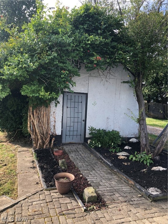 Hunts Add 05 - Residential Lease