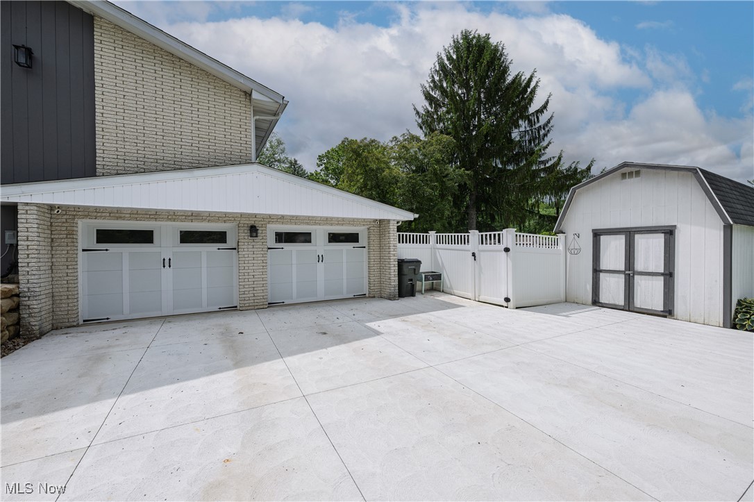 4184 Meadowview Drive, Canton, Ohio image 25