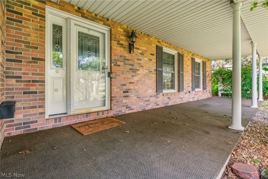 Photo of 2211 Hunting Valley Street NW, North Canton, OH 44720 (MLS # 5220236)