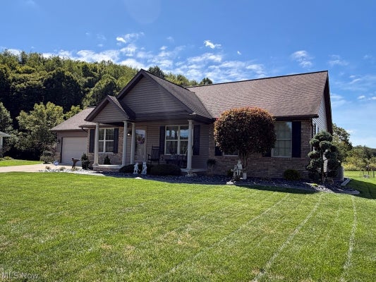 324 GASSER CIR SE, NEW PHILADELPHIA, OH 44663 - Image a059bd3fff90d1173d24e02ddd60222d/1879323287