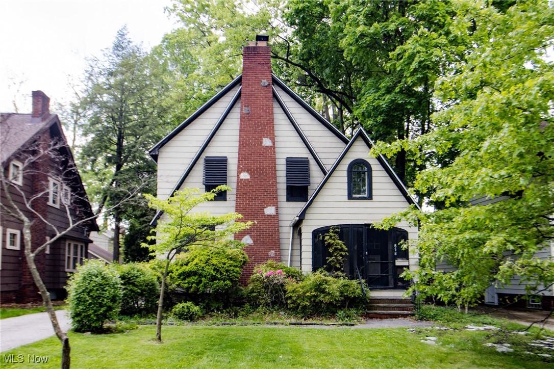 858 Roanoke Road, Cleveland Heights, Ohio image 1