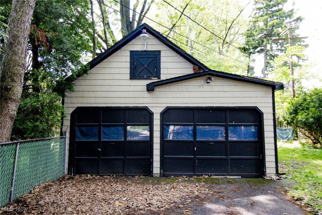 858 Roanoke Road, Cleveland Heights, Ohio image 3