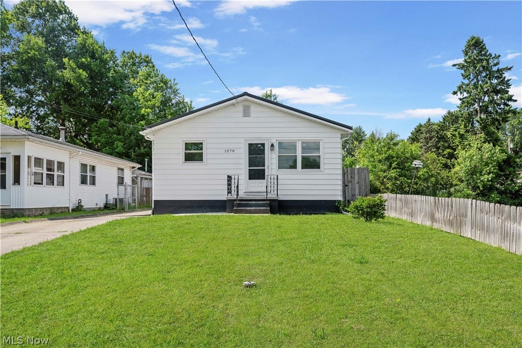 Photo of 1270 Chandler Avenue, Akron, OH 44314 (MLS # 5216730)