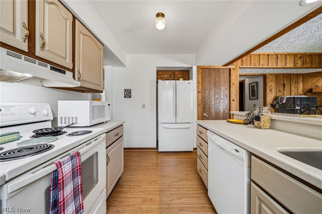 Photo of 6216 Center Street, Mentor, OH 44060 (MLS # 5203731)