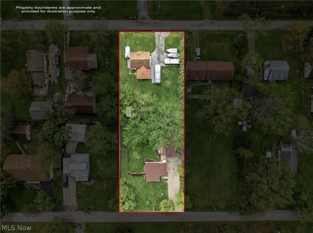 Photo of 6982 Mcclure Road, Hubbard, OH 44425 (MLS # 5203821)